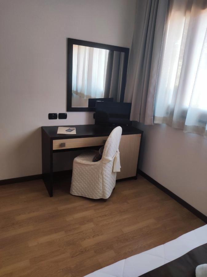 Hotel Carignano Lucca Esterno foto