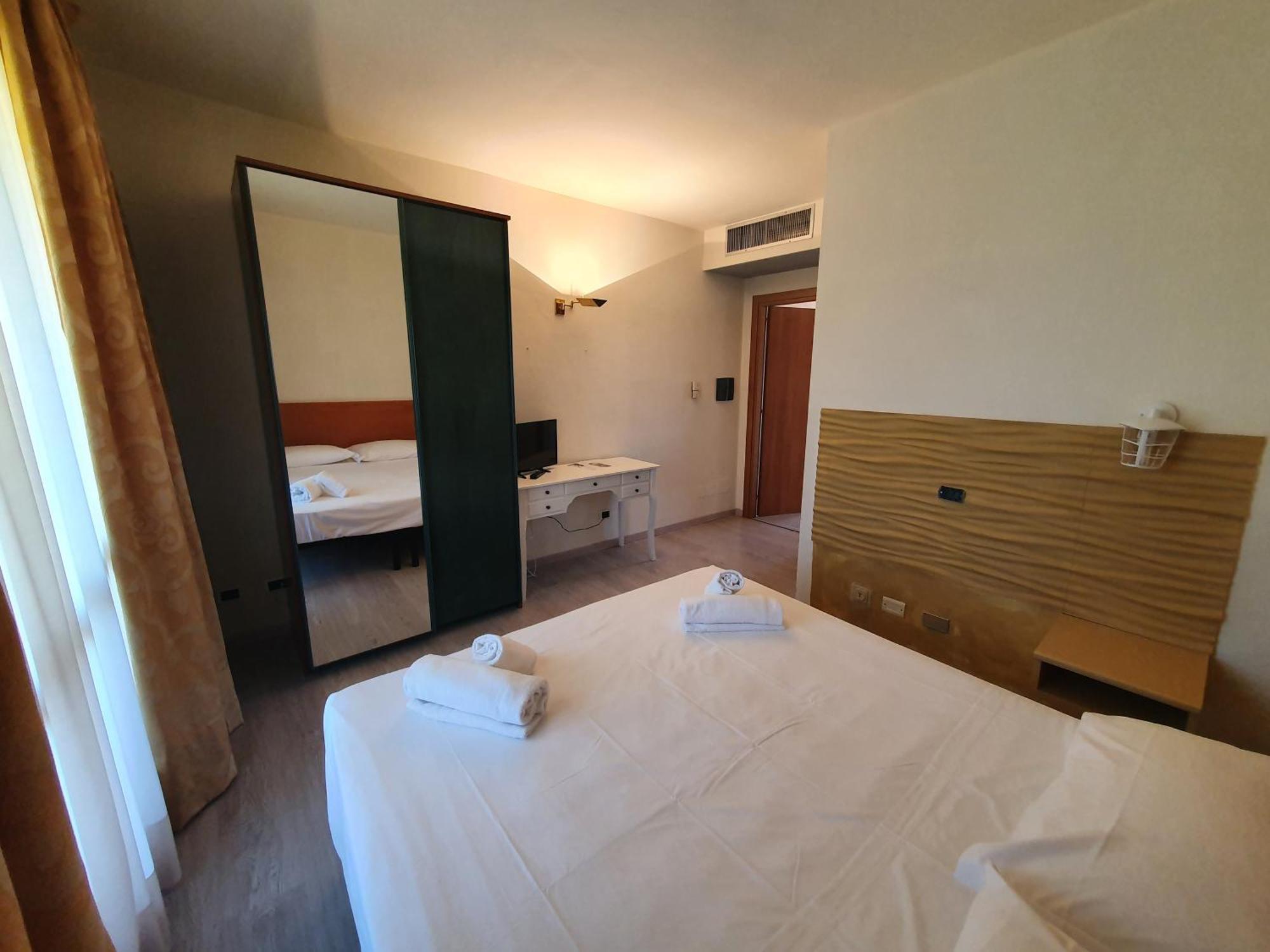 Hotel Carignano Lucca Camera foto